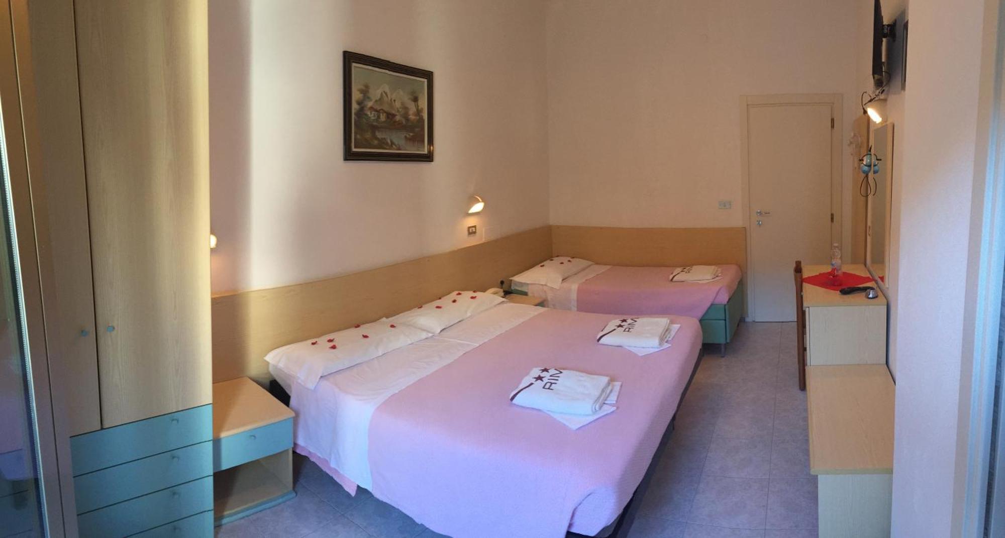 Hotel Peonia Римини Номер фото
