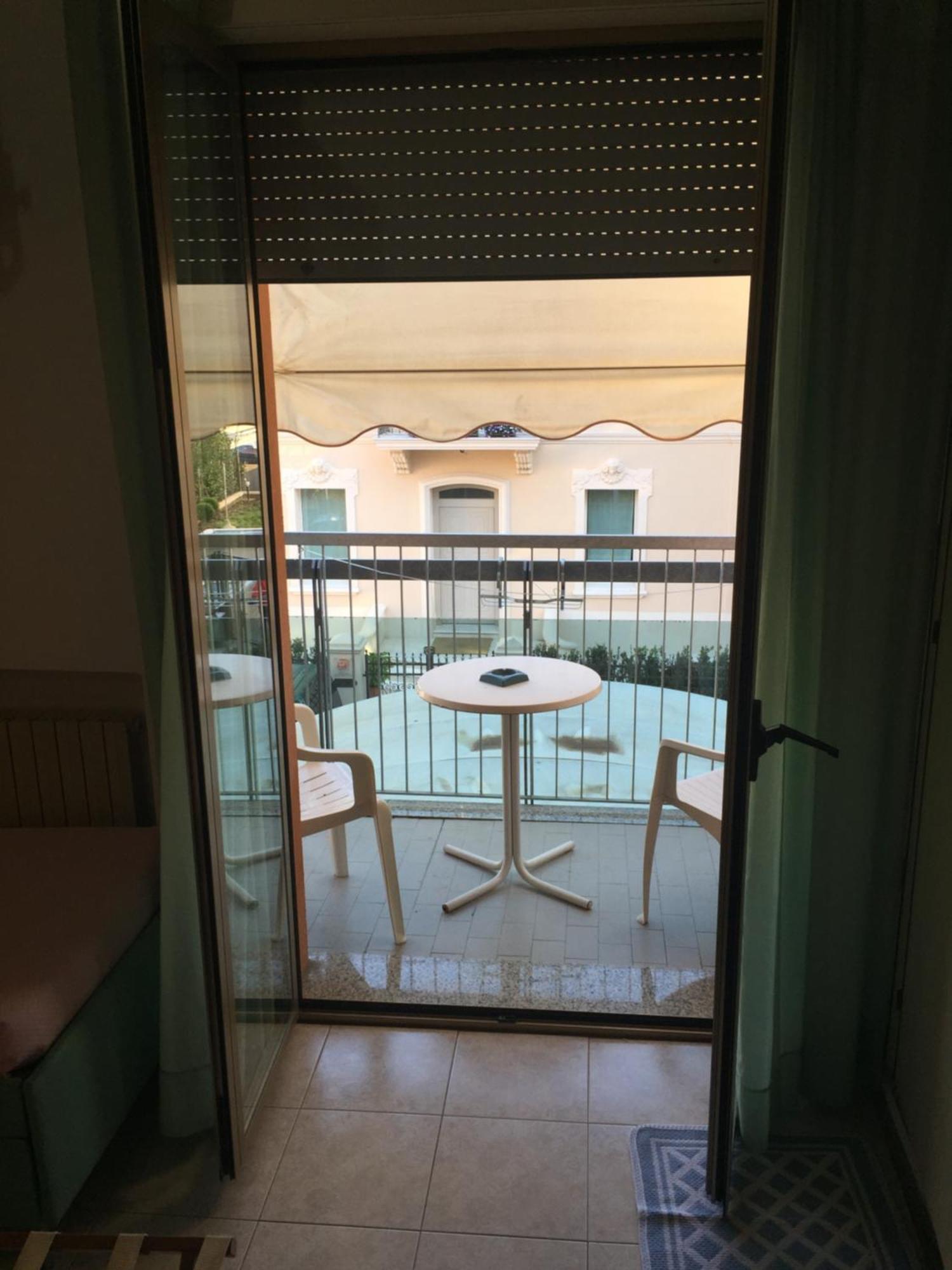 Hotel Peonia Римини Номер фото